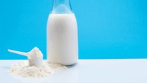 पाउडर का दूध पीना चाहिए कि नहीं | Milk Powder Peene Se Kya Hota Hai | Boldsky