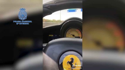 Imágenes de uno de los vídeos publicados por el detenido en sus redes sociales.