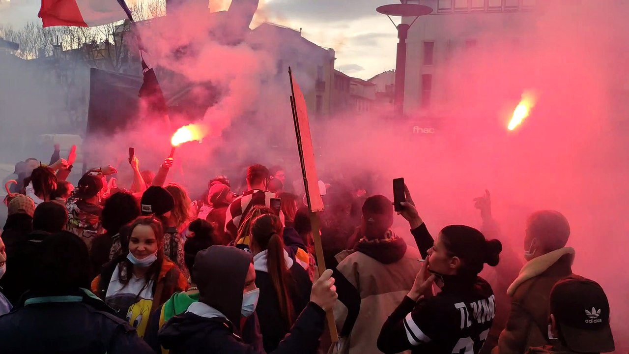 Une manifestation aux airs de rave party dans le centre de Perpignan