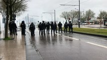 Les forces de l’ordre dispersent les manifestants