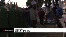 شاهد: أناس في البيرو ينامون في العراء لأجل الحصول على الأكسجين في ظل تفش كوفيدـ19
