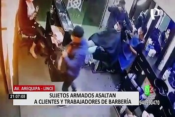 Ladrones despojaron de sus pertenencias a clientes y trabajadores de barbería en Lince
