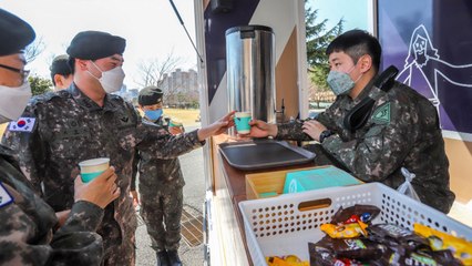 軍, '코로나 우울'과의 전쟁...버스 투어 등 아이디어 총동원 / YTN