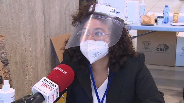 Ecuatorianos muestran su compromiso con la democracia en la Embajada de España