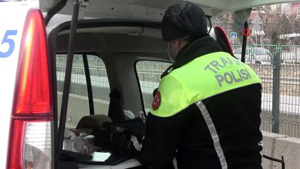 Alkollü araç kullanırken ehliyetini kaptıran avukattan gazeteciye ilginç tepki: 'Beni çekme, bende seni çekerim o zaman'