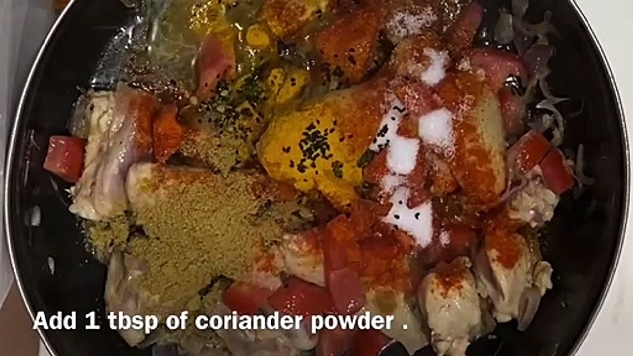 Chicken handi-popular chicken curry- دجاج دجاج بالكاري الشعبي.- Poulet au curry de poulet très populaire.