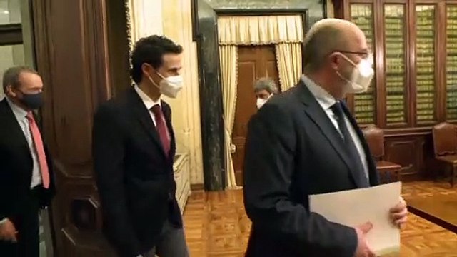 Italian parties continue talks to solve government political crisis