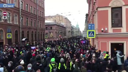 عشرات آلاف الروس يشعلون موسكو بهتافات "بوتين لص"