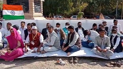 बापू को दी श्रद्धांजलि