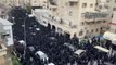 Miles de ultraortodoxos infringen el confinamiento en Israel para asistir al funeral de un rabino