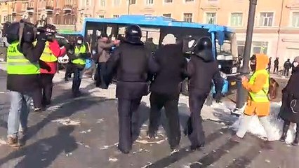 Prisões em atos pró-Navalny