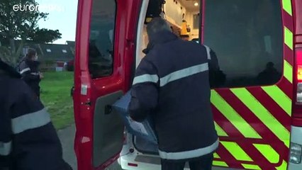 Francia envía las primeras dosis de las vacunas a sus islas