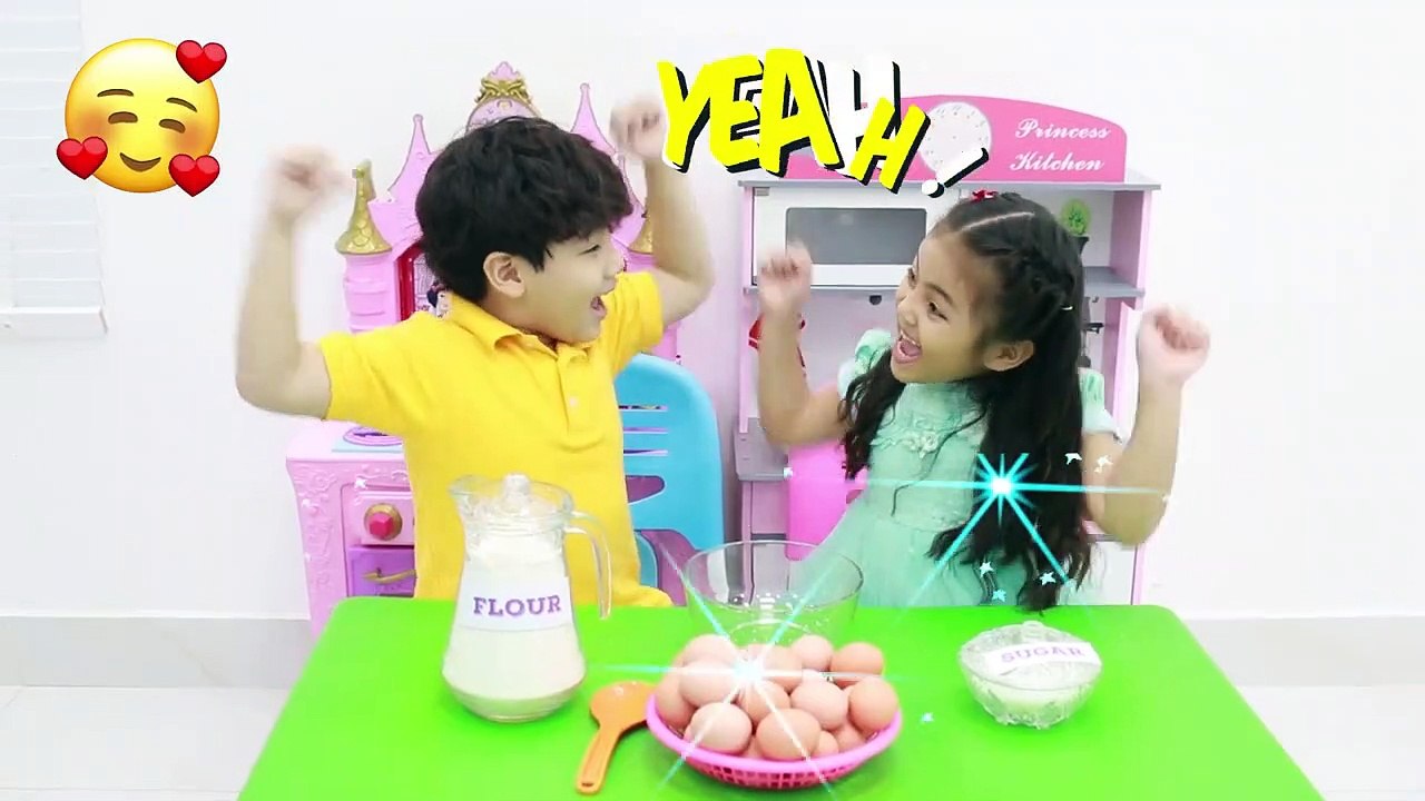 Annie and Sammy Pretend Play Surprise Birthday Party for Their REAL Puppy Dog Pe