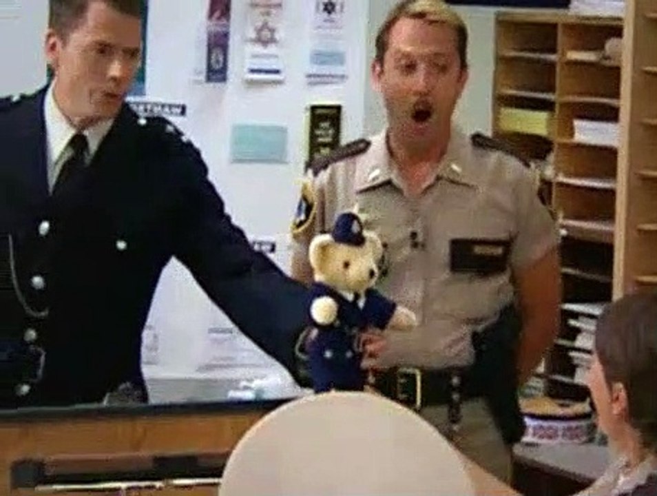 Reno 911 S02E03 British Law - video Dailymotion