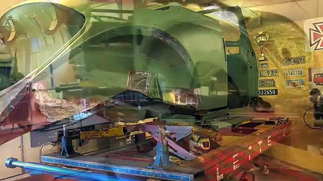 1952 VW Beetle Split window cabriolet complete restoration with accuracy of a Celette car bench (1)