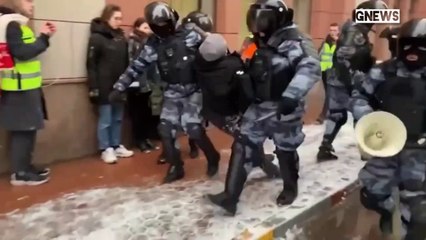 police arrested 5,100  pro-Navalny protesters in Russia
