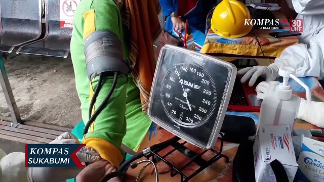 Nakes Antusias Antri Untuk Suntik Vaksin Sinovac