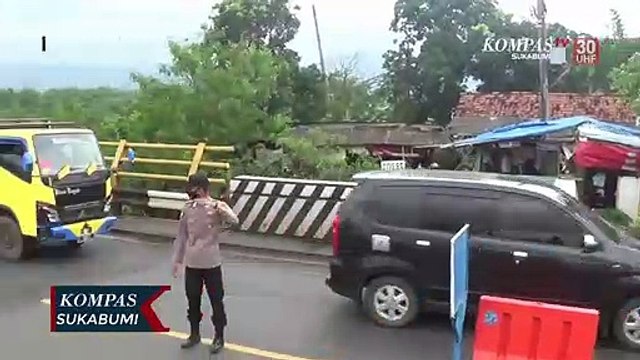 Razia PPKM, Puluhan Kendaraan Diputar Arah Petugas