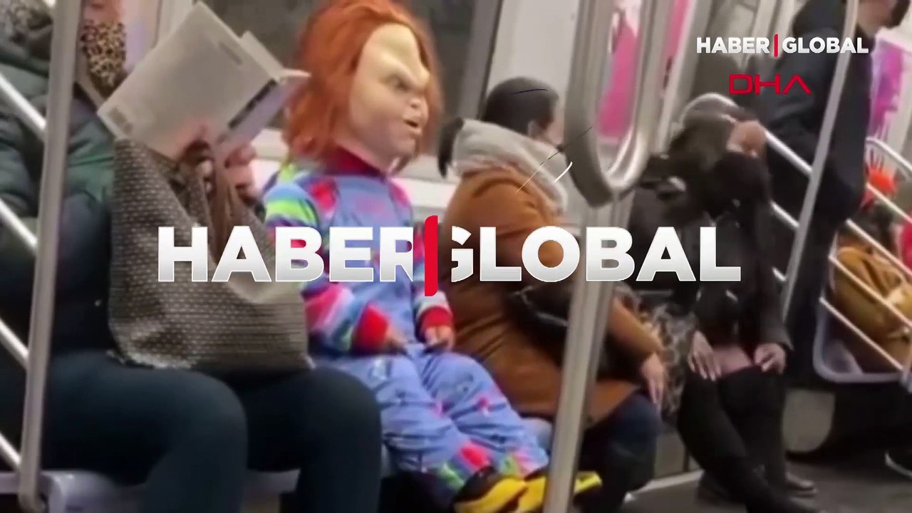 Metroda 'Chucky' musallat oldu