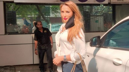 Salman Khan GF Iulia Vantur spotted at Sound Idea Academy Andheri | FilmiBeat