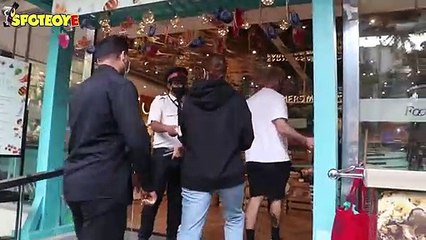 Deepika Padukone Spotted at Food Hall in Bandra | SpotboyE