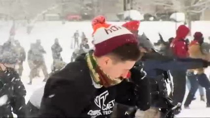 Batalla campal de bolas de nieve tras la gran nevada en el este de EEUU