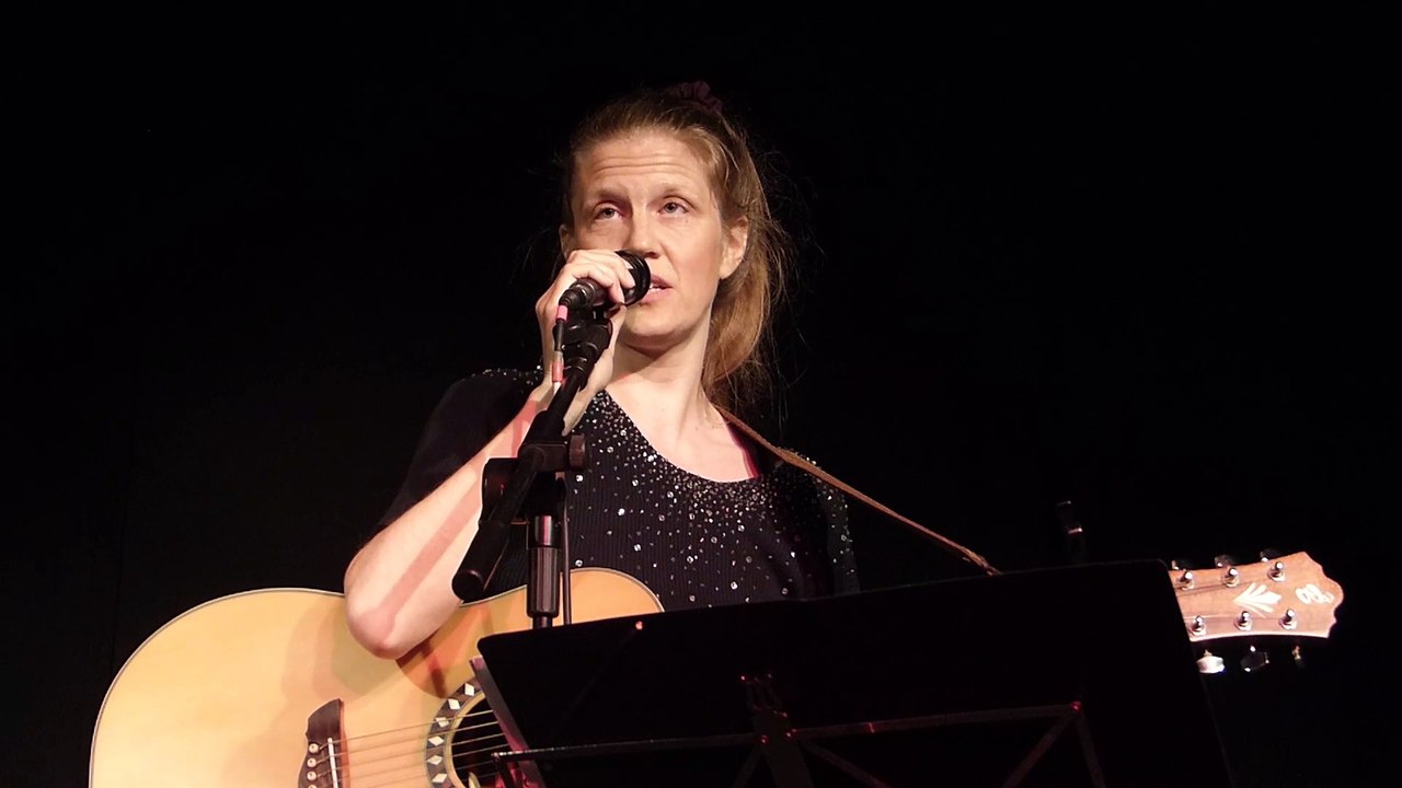 Angela Mahr: Tabu (Live in der Kufa 2019)