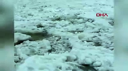 Michigan Gölü'nde hareket eden buz parçaları böyle görüntülendi