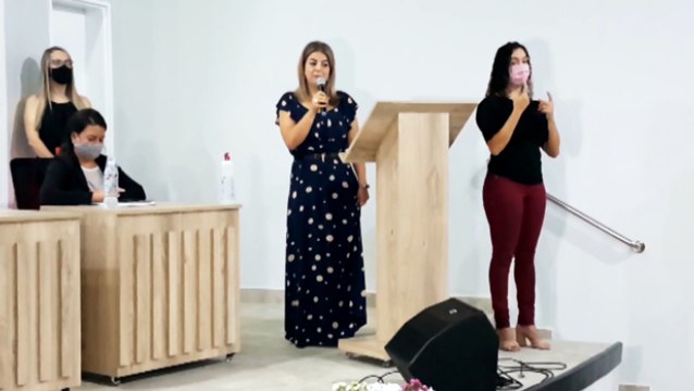 Prefeito e secretária de Educação dão posse aos diretores de escolas municipais