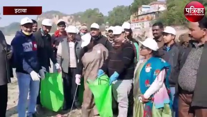 यमुना नदी की सफाई में जुटी भाजपा एमएलए सरिता भदौरिया