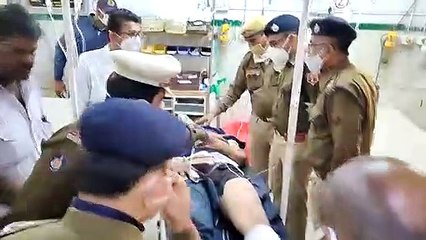 तेज रफ्तार कार चालक ने कांस्टेबल का पांव कुचला