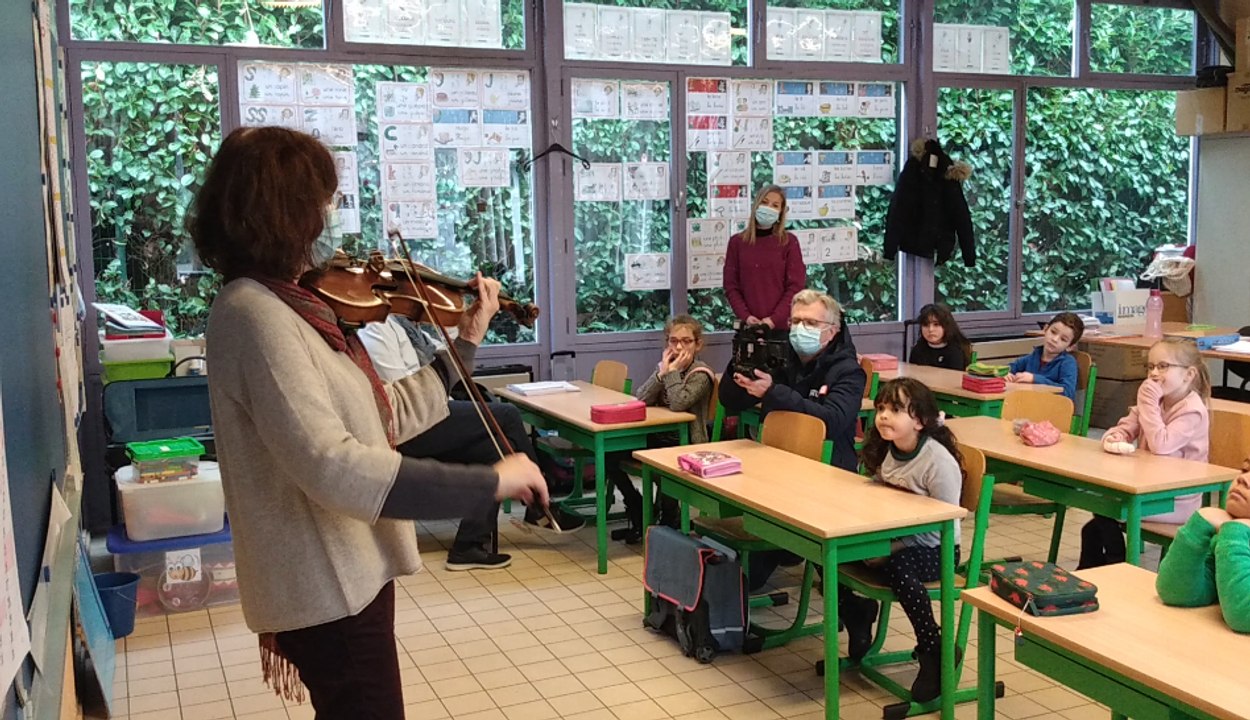 Mons - l'ORCW à l'école du Bois de Mons - initiation à la musique classique - bis