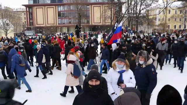 Fiscalía rusa quiere que el opositor Navalni sea encarcelado largo tiempo