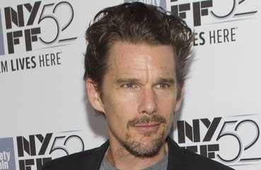Ethan Hawke hesitou em escrever sobre sexualidade masculina em novo livro