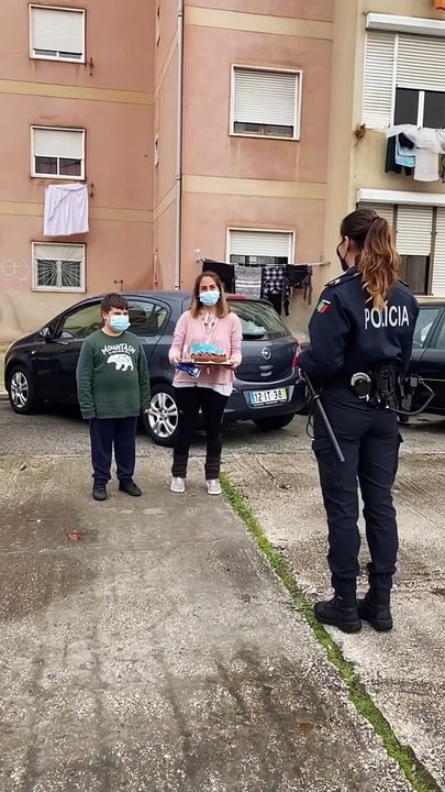 PSP surpreende menino no dia de aniversário