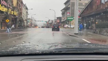 Snow squalls blow into Gatlinburg