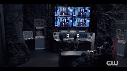 Batwoman 2x03 - Clip from Season 2 Episode 3 - Luke, Ryan And Mary Watch Security Footage Of Victor Zsasz