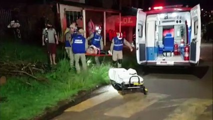 Homem é atingido por vários disparos de arma de fogo na Av. Corbélia, no Bairro Periolo