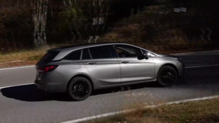 Opel Astra Sports Tourer, l'auto dei primati