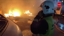 Espectacular incendio en un parking de caravanas en Madrid