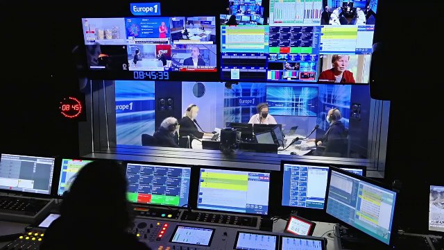 Marine Le Pen : La fermeture des frontières, le RN en a rêvé et le Covid l'a fait ! (Canteloup)