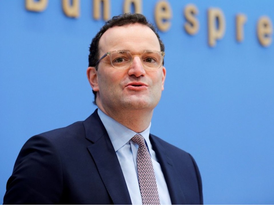 Jens Spahn stellt auf 'harte Wochen der Knappheit' ein