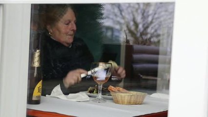 Restauradores franceses desafían las restricciones