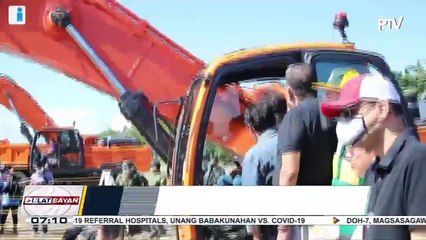 Télécharger la video: #UlatBayan | Cagayan River Restoration, bahagi ng Build Back Better Program ni Pangulong #Duterte; tulong sa nagbalik-bayan na OFWs na makikiisa sa pagtatanim, tiniyak