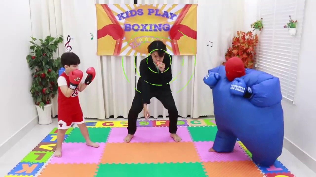 Sammy Pretend Play Learning to Exercise to Gain Muscles for Kids