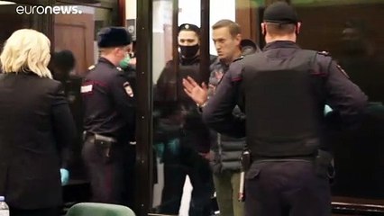 Download Video: Навальный потребовал освободить его в зале суда