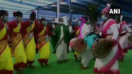 పెళ్లి వేడుకలో ముఖ్యమంత్రి స్టెప్పులు..వీడియో వైరల్‌