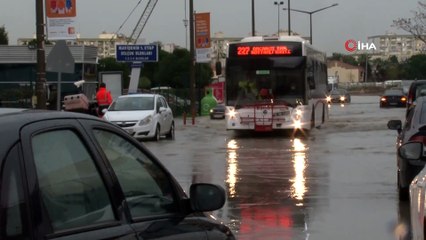 İzmir Körfezi'nin Rengi Değişti