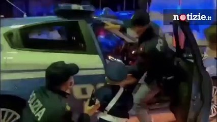 Napoli, il piccolo Davide sconfigge una malattia rara e corona il suo sogno insieme alla polizia