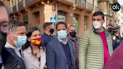 Radicales separatistas intentan intimidar a dirigentes de Vox en un mitin en Ripoll